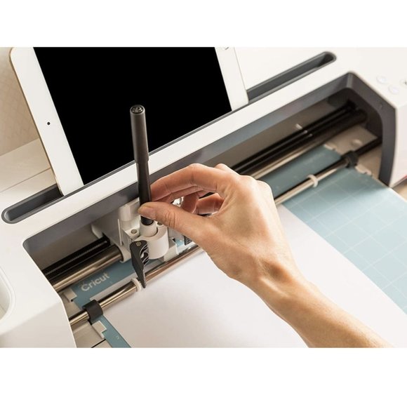 NWT Cricut Infusible Ink Markers, Neon Medium-Point Markers 5 count Markers - Picture 4 of 7